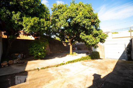 Casa à venda com 90m², 3 quartos e 6 vagasQuintal