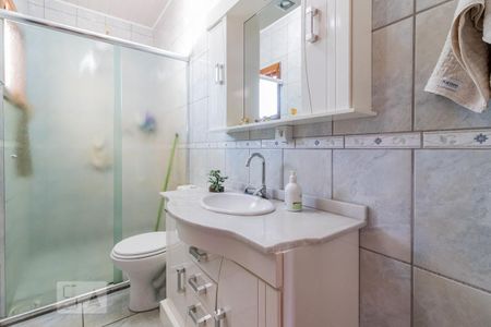 Banheiro Social de casa à venda com 4 quartos, 287m² em Vila Joao Pessoa, Porto Alegre
