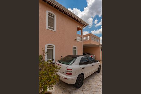 Casa à venda com 253m², 3 quartos e 4 vagasGaragem