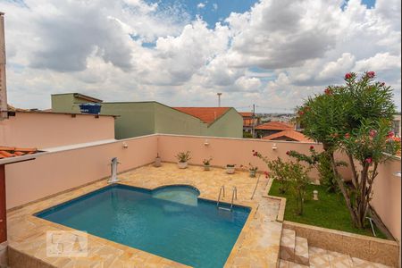 Casa à venda com 253m², 3 quartos e 4 vagasPiscina