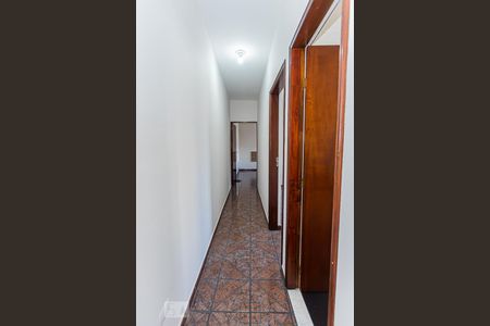Corredor de casa para alugar com 2 quartos, 75m² em Vila Pita, São Paulo