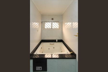 Casa para alugar com 180m², 2 quartos e 2 vagas Casa para alugar com 180m², 2 quartos e 2 vagasBanheiro da Suite