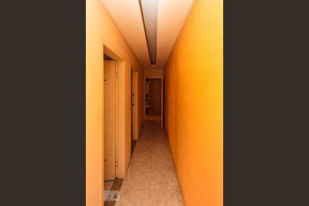 Corredor de casa para alugar com 2 quartos, 180m² em Vila Santa Clara, São Paulo