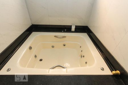 Casa para alugar com 180m², 2 quartos e 2 vagas Casa para alugar com 180m², 2 quartos e 2 vagasBanheiro da Suite