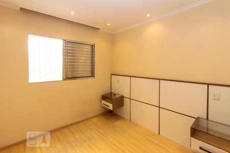 Casa para alugar com 180m², 2 quartos e 2 vagas Casa para alugar com 180m², 2 quartos e 2 vagasSuite