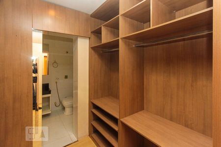 Casa para alugar com 180m², 2 quartos e 2 vagas Casa para alugar com 180m², 2 quartos e 2 vagasCloset
