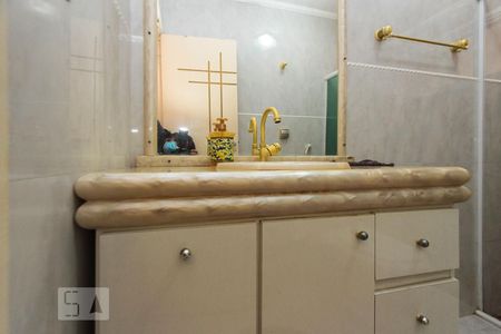 Casa para alugar com 180m², 2 quartos e 2 vagas Casa para alugar com 180m², 2 quartos e 2 vagasbanheiro