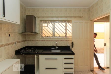 Casa para alugar com 180m², 2 quartos e 2 vagas Casa para alugar com 180m², 2 quartos e 2 vagasCozinha