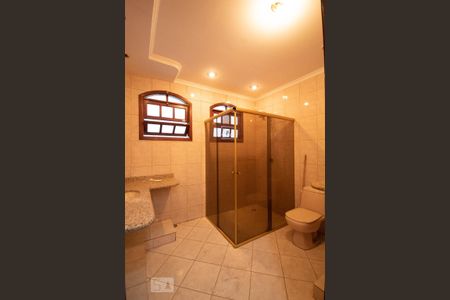 Casa à venda com 313m², 3 quartos e 4 vagasBanheiro 