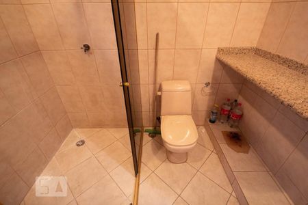 Casa à venda com 313m², 3 quartos e 4 vagasBanheiro 