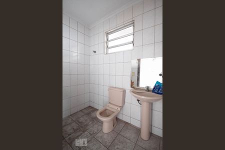 Casa à venda com 313m², 3 quartos e 4 vagasBanheiro de Serviço