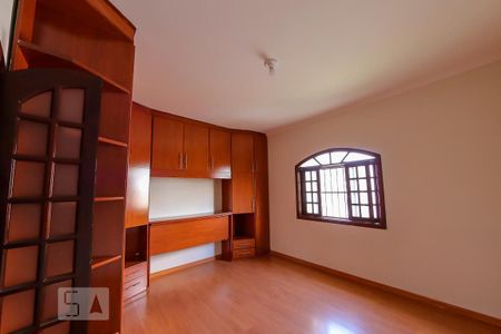 Casa à venda com 320m², 3 quartos e 7 vagas Casa à venda com 320m², 3 quartos e 7 vagasSuite 2