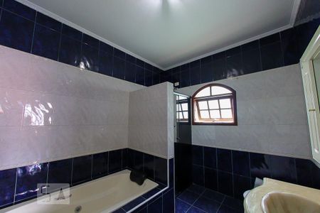 Casa à venda com 320m², 3 quartos e 7 vagas Casa à venda com 320m², 3 quartos e 7 vagasBanheiro da Suite 2