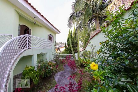 Casa à venda com 320m², 3 quartos e 7 vagas Casa à venda com 320m², 3 quartos e 7 vagasArea Externa