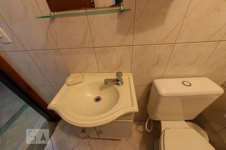 Casa à venda com 320m², 3 quartos e 7 vagas Casa à venda com 320m², 3 quartos e 7 vagasBanheiro da Garagem