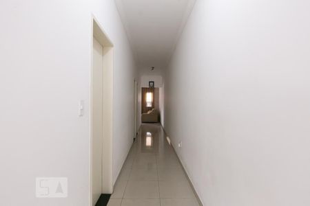 Casa à venda com 550m², 2 quartos e 50 vagasCorredor 