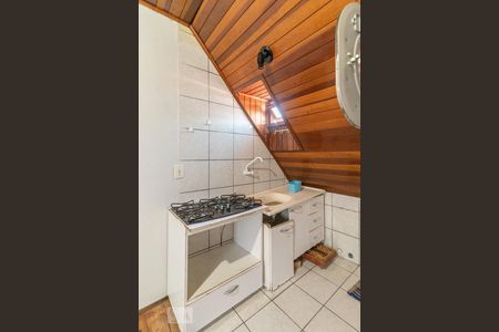 Cozinha de kitnet/studio para alugar com 1 quarto, 24m² em Glória, Porto Alegre