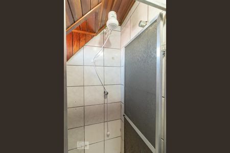 Banheiro de kitnet/studio para alugar com 1 quarto, 24m² em Glória, Porto Alegre