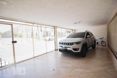 Casa à venda com 270m², 3 quartos e 2 vagas Casa à venda com 270m², 3 quartos e 2 vagasGaragem