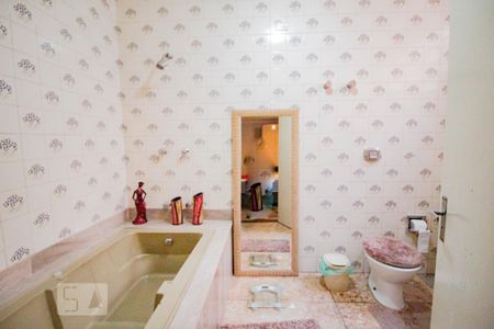 Casa à venda com 270m², 3 quartos e 2 vagas Casa à venda com 270m², 3 quartos e 2 vagasBanheiro