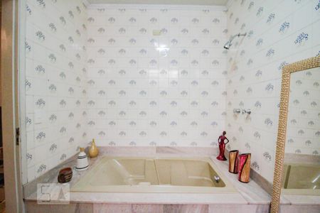Casa à venda com 270m², 3 quartos e 2 vagas Casa à venda com 270m², 3 quartos e 2 vagasBanheiro