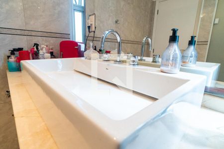 Apartamento à venda com 101m², 3 quartos e 1 vaga Apartamento à venda com 101m², 3 quartos e 1 vagaBanheiro Social