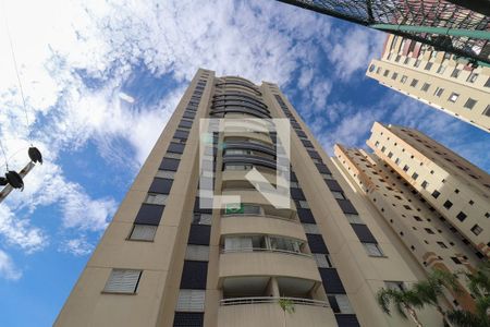 Apartamento à venda com 96m², 3 quartos e 2 vagasFachada