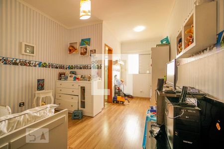 Casa à venda com 175m², 2 quartos e 6 vagas