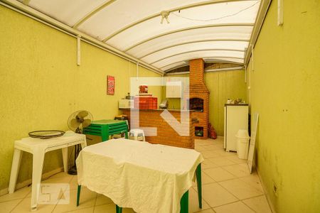 Casa à venda com 175m², 2 quartos e 6 vagas