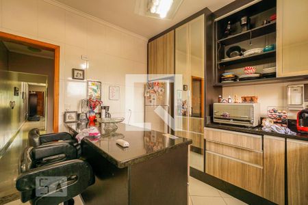 Casa à venda com 175m², 2 quartos e 6 vagas