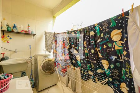 Casa à venda com 175m², 2 quartos e 6 vagas