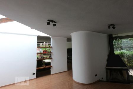 Entrada / Sala de casa à venda com 4 quartos, 250m² em Jardim Morumbi, São Paulo