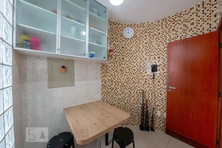 Apartamento à venda com 173m², 4 quartos e 2 vagasCozinha
