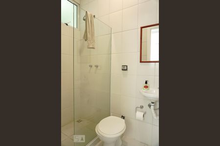 Casa à venda com 424m², 5 quartos e 4 vagasBanheiro de Serviço