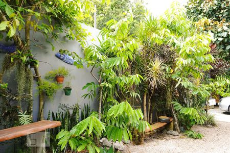 Casa à venda com 424m², 5 quartos e 4 vagasÁrea Externa - Jardim