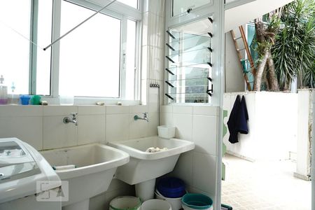 Casa à venda com 424m², 5 quartos e 4 vagasÁrea de Serviço