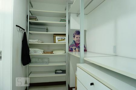 Casa à venda com 424m², 5 quartos e 4 vagasCloset da Suíte 3