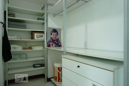 Casa à venda com 424m², 5 quartos e 4 vagasCloset da Suíte 3