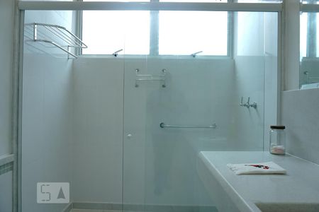 Casa à venda com 424m², 5 quartos e 4 vagasBanheiro da Suíte 2