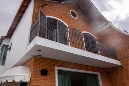 Casa à venda com 194m², 3 quartos e 3 vagasFachada