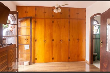 Casa à venda com 194m², 3 quartos e 3 vagasSuíte 1