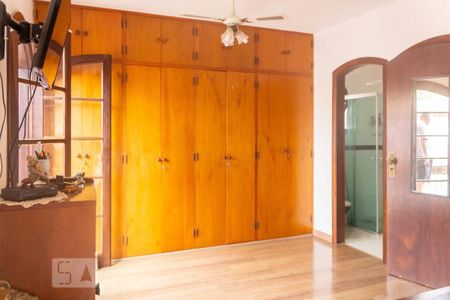 Casa à venda com 194m², 3 quartos e 3 vagasSuíte 1