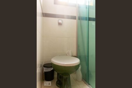 Casa à venda com 194m², 3 quartos e 3 vagasBanheiro 2 Suíte 1