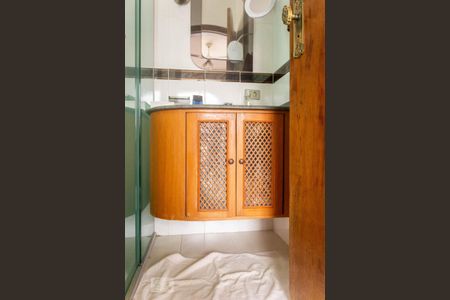 Casa à venda com 194m², 3 quartos e 3 vagasBanheiro 2 Suíte 1