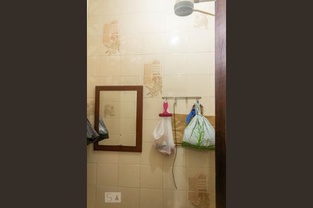 Casa à venda com 194m², 3 quartos e 3 vagasBanheiro de Serviço