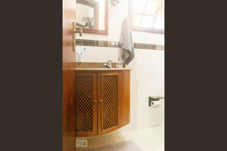 Casa à venda com 194m², 3 quartos e 3 vagasBanheiro Suíte 3