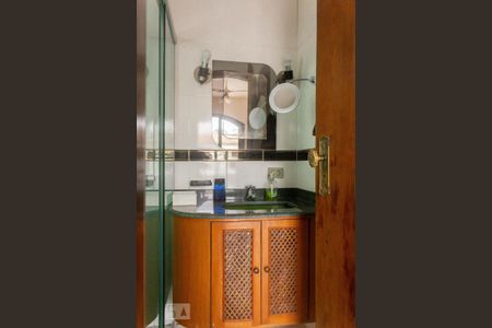 Casa à venda com 194m², 3 quartos e 3 vagasBanheiro 2 Suíte 1