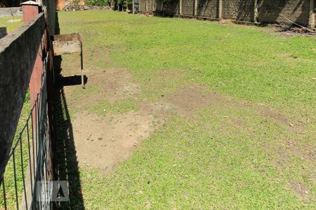 Casa à venda com 2270m², 3 quartos e 4 vagas Casa à venda com 2270m², 3 quartos e 4 vagasQuintal