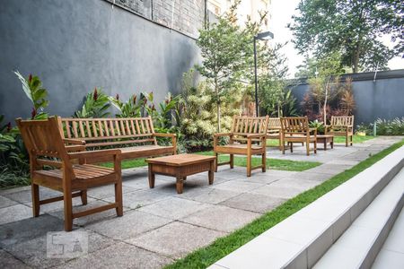 Apartamento para alugar com 70m², 2 quartos e 1 vagaÁrea verde