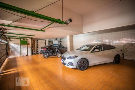 Casa à venda com 350m², 3 quartos e 8 vagasGaragem